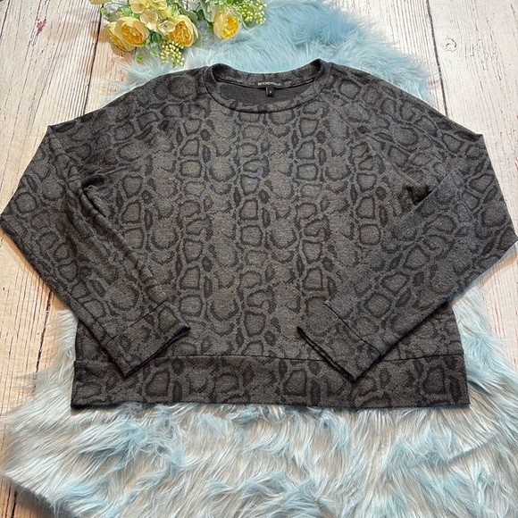 Beyond Yoga Snake Print Favorite Raglan Lounge Top sz S - Picture 1 of 8